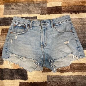 Abercrombie mid-rise mom shorts in light ripped wash